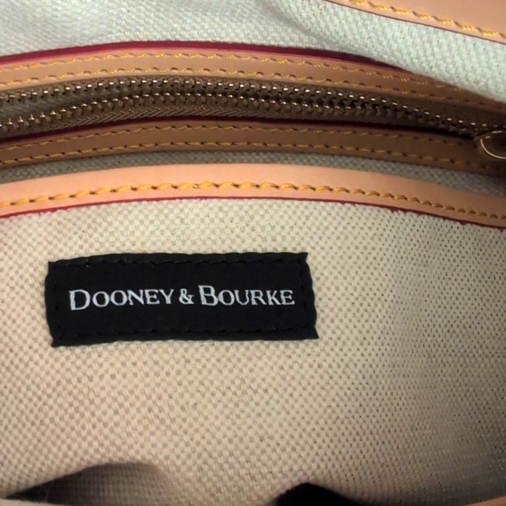 Dooney & Bourke Maritime Hobo Sac NWOT - Picture 14 of 16